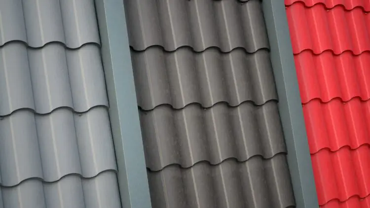 how to choose a roof color - metal roofs in various colors.